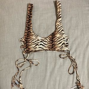 SOLD ✖️ Acacia SMALL TIGER HUNTER TOP